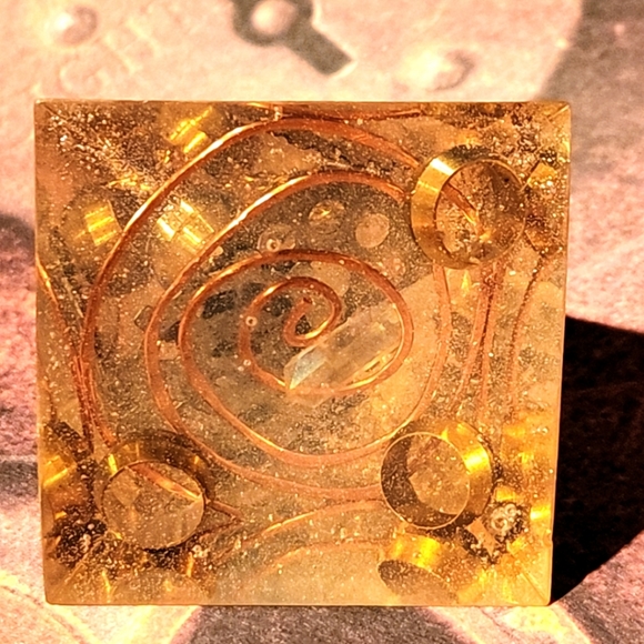 Organite Pyramid - Picture 4 of 4